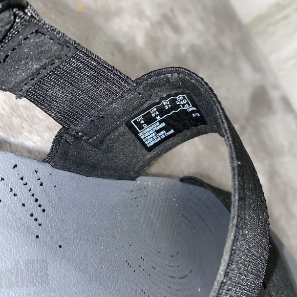 *0816 Clarks Cloudstepper Cushioned Insole Sandals - Picture 6 of 9